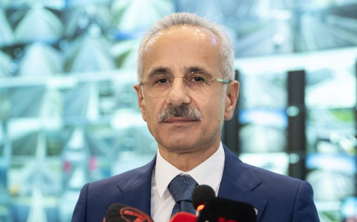     Türkischer Minister:   „Eisenbahnlinie Baku-Tiflis-Kars wird komplett erneuert“  