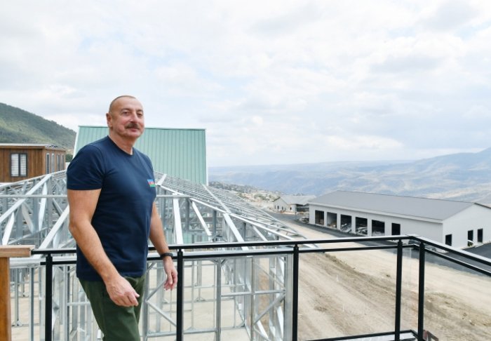    "Bu xoşbəxtliyi bizə bəxş edən bizim müzəffər Silahlı Qüvvələrimizdir" -    Prezident      