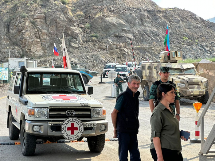 Armenian residents of Azerbaijan’s Karabakh freely cross Lachin border checkpoint