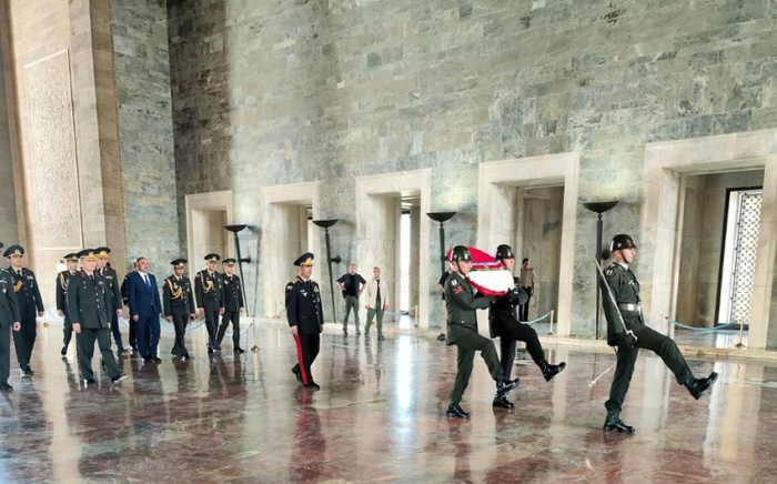   Zakir Hasanov besuchte "Anitkabir"   – FOTOS    