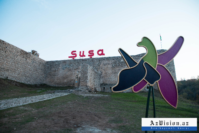  Los presidentes de Azerbaiyán y Uzbekistán y sus cónyuges visitan Shusha 