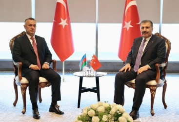 Ministro de Sanidad de Azerbaiyán mantuvo reuniones bilaterales con el Secretario General de la Organización de Estados Túrquicos