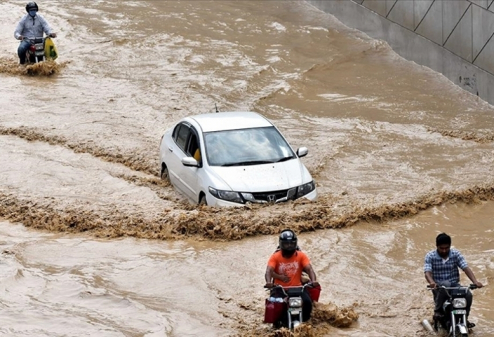 Over 100,000 in northeast Pakistan evacuated amid raging floods