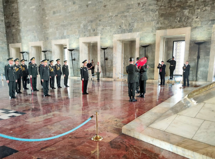 Azerbaijani defense minister visits Anitkabir