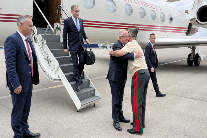   Arrivée du ministre turc de la Défense nationale à Bakou  