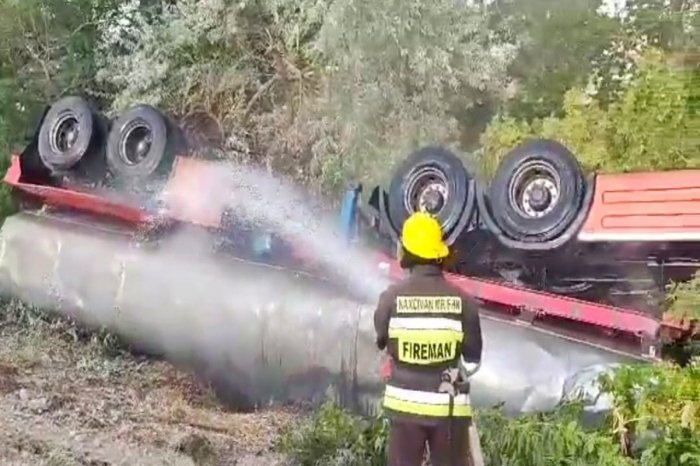  Şərurda TIR aşıb, xəsarət alanlar var -    VİDEO    
