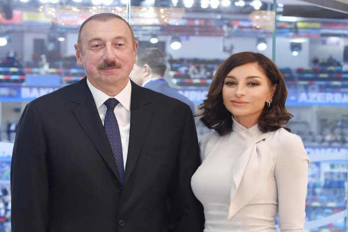    İlham Əliyevlə xanımı dünya çempionatının finalını izləyiblər     
