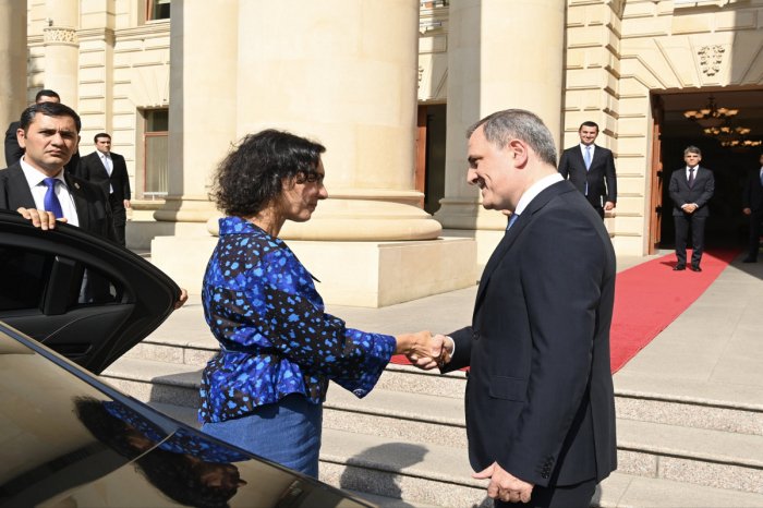 Ceyhun Bayramov belçikalı həmkarını qəbul edib