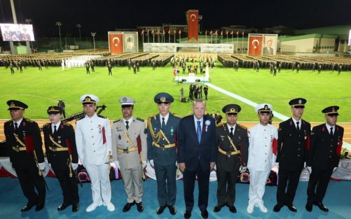    Türkiyədə üç azərbaycanlı zabit rütbəsi aldı      
