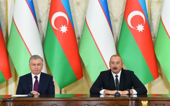       Dövlət başçısı:    "Azərbaycan ilə Özbəkistan arasında qardaşlıq münasibətlərinin çoxəsrlik tarixi var"   