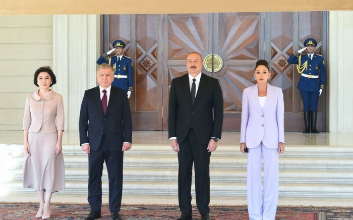    Özbəkistan Prezidenti və xanımının şərəfinə dövlət ziyafəti verilib -  Yenilənib   