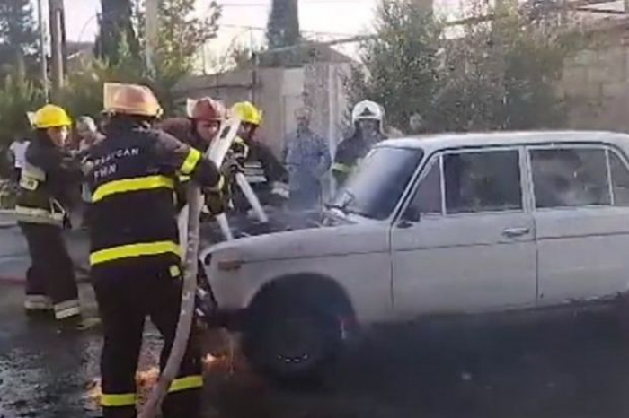 Yevlaxda avtomobil yanıb -    VİDEO     

