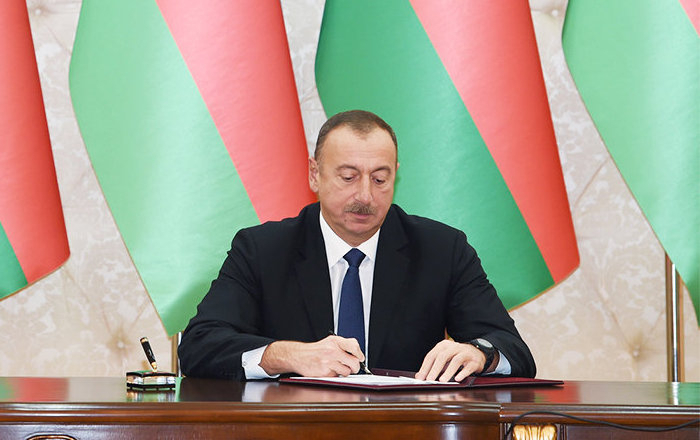       Prezident İlham Əliyev “Dövlət satınalmaları haqqında” yeni qanunu təsdiqləyib      