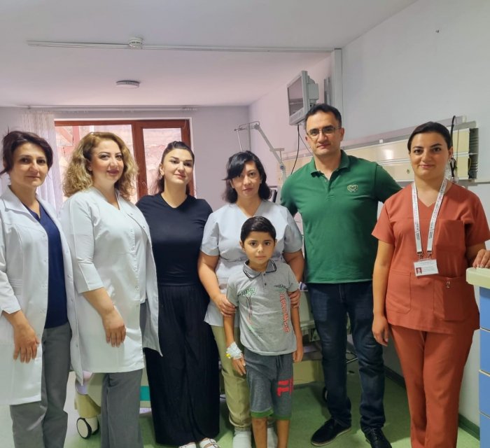 Respublika Klinik Xəstəxanasının həkimlərindən daha bir peşəkarlıq