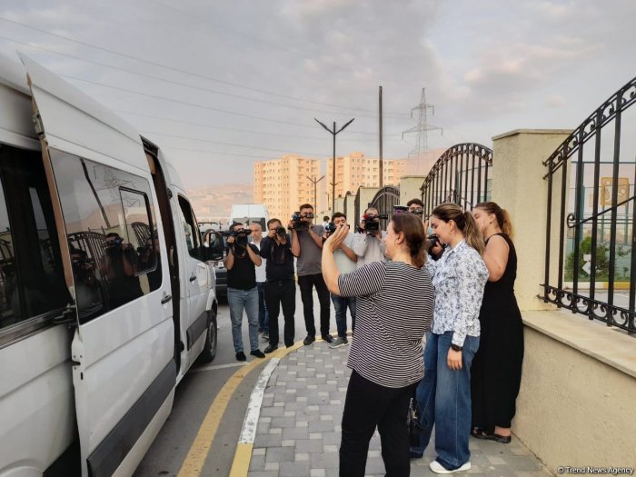    Daha 52 sakin Laçına yola salınıb   