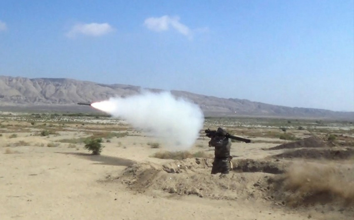   Les unités de défense aérienne azerbaïdjanaises organisent des entraînements militaires au tir réel -   VIDEO    