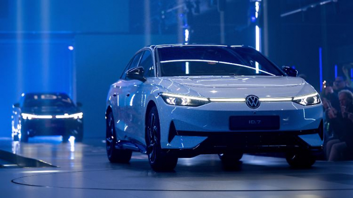   VW verspricht günstige E-Autos und steigt in Rad-Leasing ein  