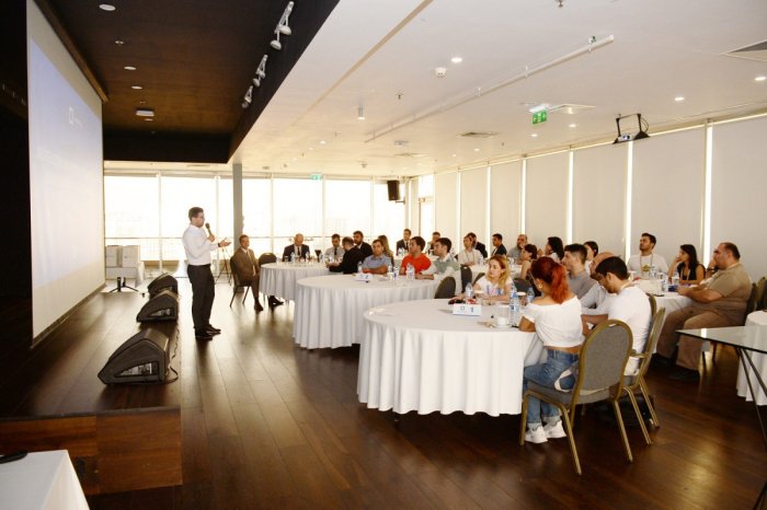 “AzInTelecom” jurnalistlər üçün təlim keçirib  
