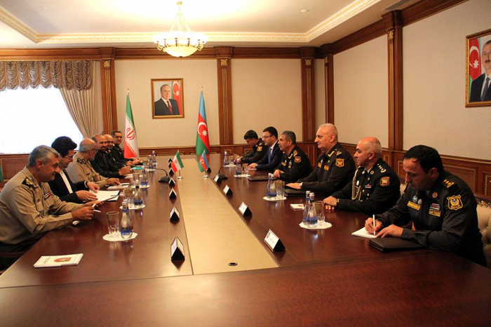 Azerbaijani defense minister receives representatives of Iranian Armed Forces 