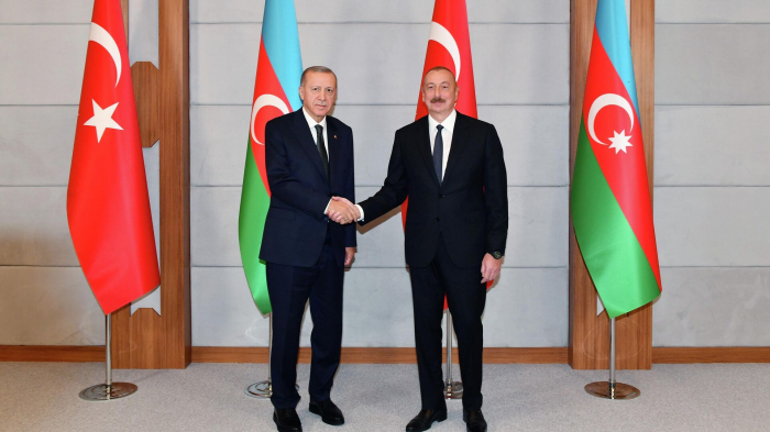  Azerbaijani and Turkish Presidents hold phone talks  