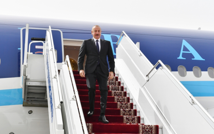  Le président Ilham Aliyev entame une visite au Tadjikistan 