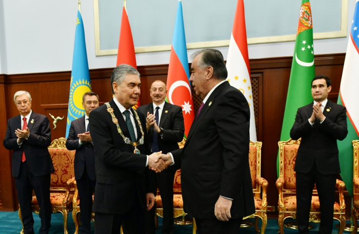  Ilham Aliyev participe à la cérémonie de remise de prix de Gourbangouly Berdymoukhamedov  