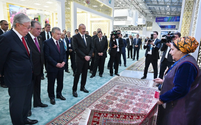  Präsident Ilham Aliyev machte sich mit der Ausstellung „EXPO Central Asia 2023“ in Duschanbe vertraut   - FOTOS    