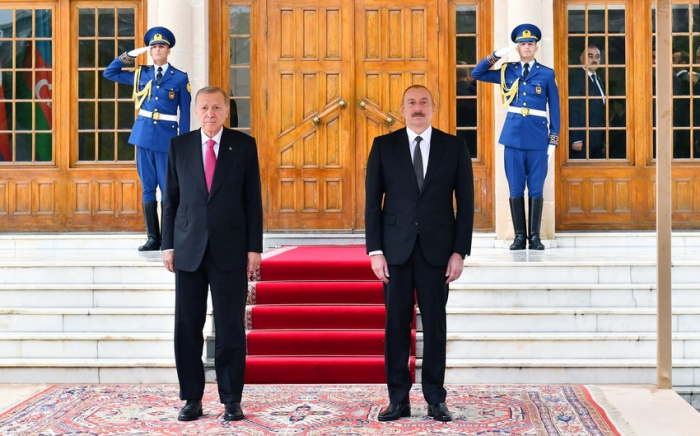  Präsident Aliyev und Präsident Erdogan nehmen an Zeremonie für den Bau der Gaspipeline Ighdir-Nachitschewan teil 