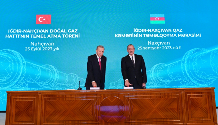  Ilham Aliyev et Erdogan participent à la cérémonie de pose de la première pierre du gazoduc Igdir-Nakhtchivan 