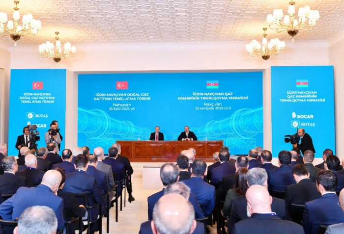 Ilham Aliyev : La signature du protocole d