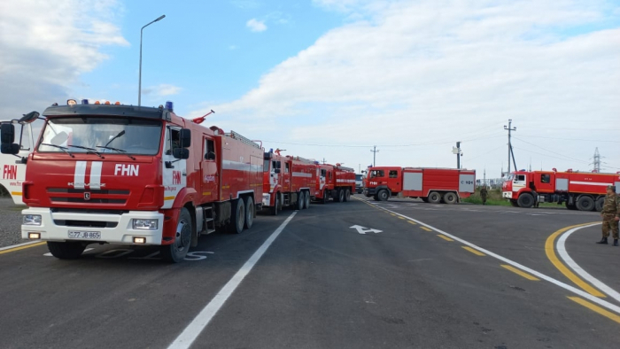   Aserbaidschan entsendet Feuerwehrleute nach Chankendi  