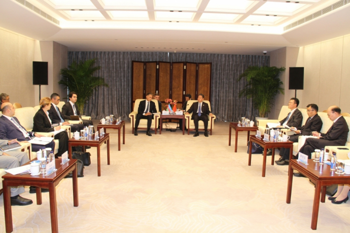  Aserbaidschan und China diskutieren über Zusammenarbeit in Transport und Logistik  