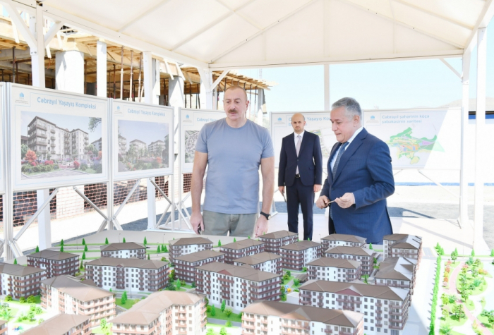  Präsident Ilham Aliyev untersuchte den Baufortschritt des Wohnkomplexes Dschabrail –  FOTOS  