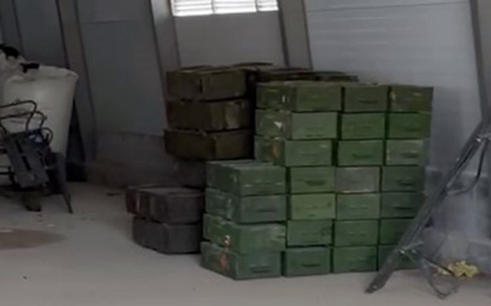   Eine große Menge an Waffen und Munition, die in zivilen Einrichtungen in Karabach gefunden wurden, wurde beschlagnahmt   - VIDEO    