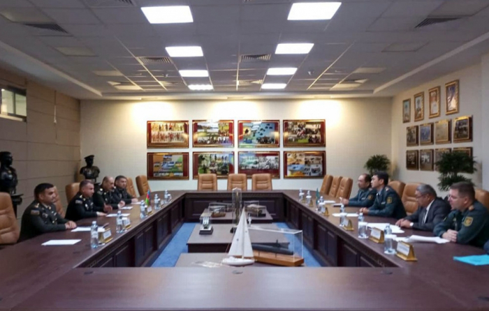 Azerbaijani and Kazakh military delegations hold working meeting