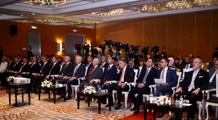 “Türkiye-Türk Dünyası Yüzyılı: siyasi, iqtisadi əlaqələrdə yeni yanaşma modeli” adlı  konfrans keçirilib