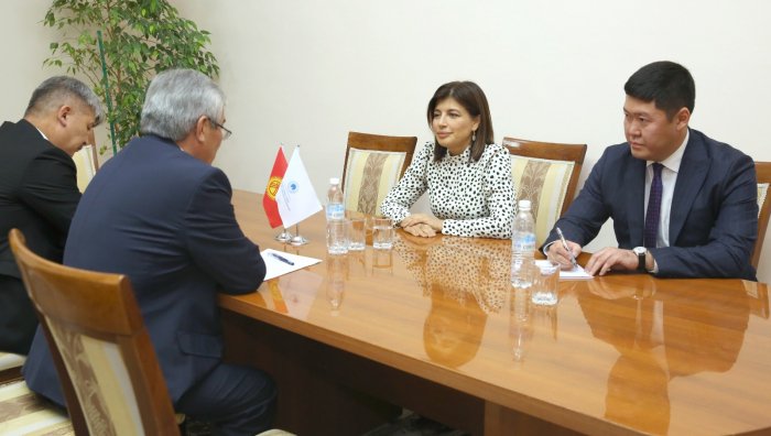 Günay Əfəndiyeva Suyinbek Kasmanbetov ilə görüşüb