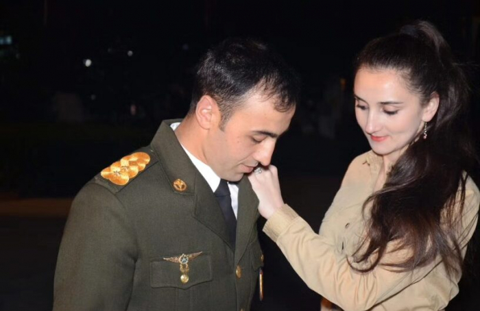    Şəhid xanımının təsirli paylaşımı -    "3 qırmızı fişəng atmaq mühasirədəyik deməkdir "     
   