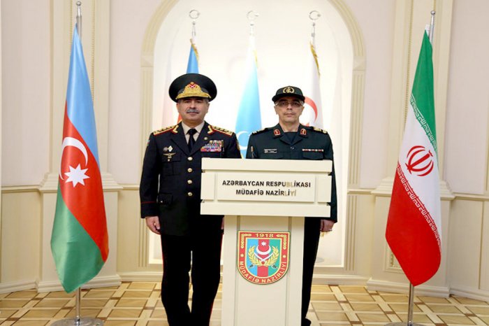    Zakir Həsənov İranın Baş Qərargah rəisi ilə danışdı   