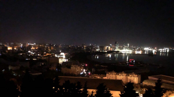 Sumqayıtda yeraltı kabel partlayıb, şəhərin bir hissəsində işıqlar sönüb