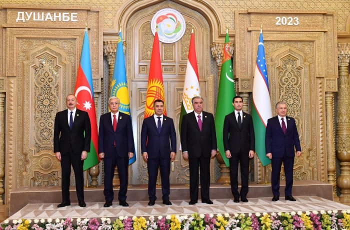    Prezidentlərin şərəfinə rəsmi qəbul verilib   