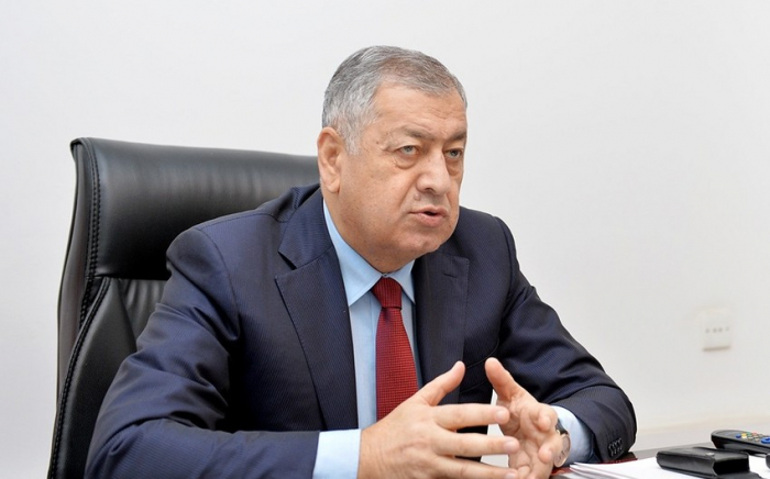    "Azərbaycanda monopolistlər var və bu gizli deyil" -    Vahid Əhmədov        
  
