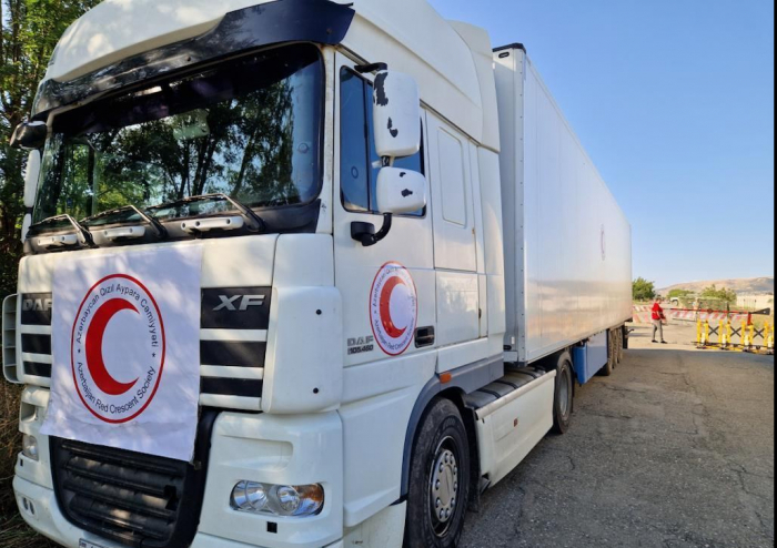  El convoy cargado con 40 toneladas de harina procedente de Bakú espera por cuarto día en la carretera Aghdam-Khankandi 