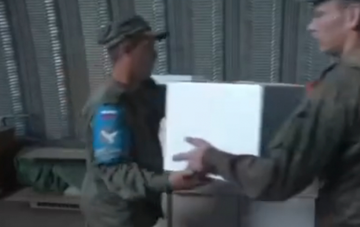  La ayuda humanitaria enviada por Azerbaiyán a los armenios de Karabaj se entrega a las fuerzas de paz rusas -  VIDEO  