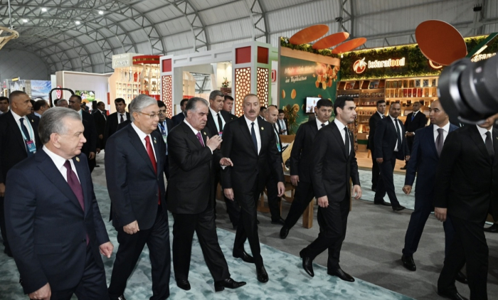   Los Jefes de Estado participantes en la V Reunión Consultiva en Dusambé se familiarizan con la exposición "EXPO Asia Central 2023"  