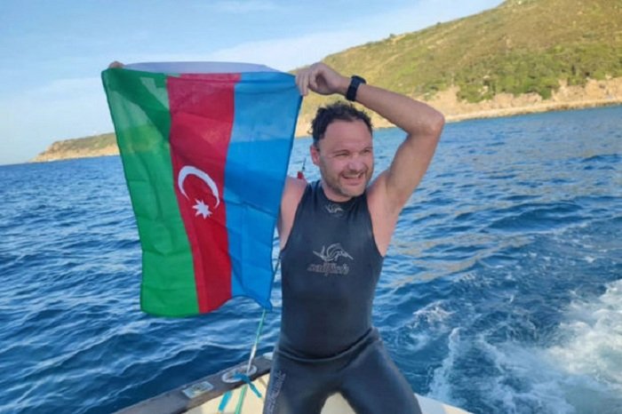   Həmyerlimiz Cəbəllüttariq boğazını üzərək keçib   