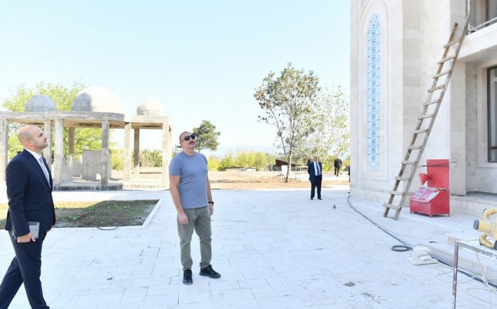    İlham Əliyev Zəngilan şəhər məscidində görülən işlərlə tanış olub -    Fotolar     
   