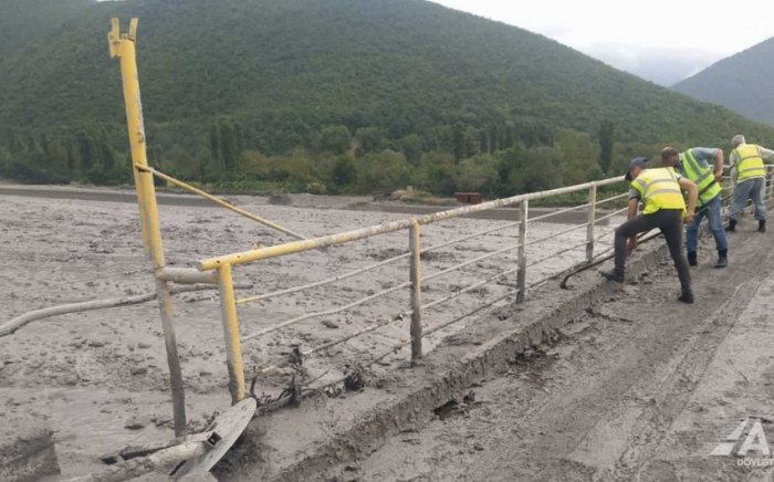  Baş Göynük avtomobil yolunda selin fəsadları aradan qaldırıldı   

