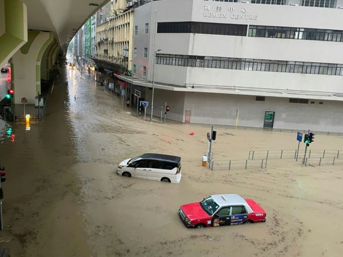 Hong Kong touchée par des pluies historiques