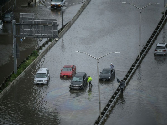 New York inondée et en partie paralysée par des pluies torrentielles
